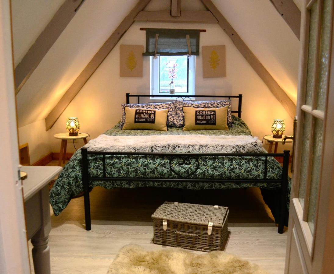 Le Vieux Moulin Gites - Detached Cottage With Garden Views And Pool Guégon Dış mekan fotoğraf
