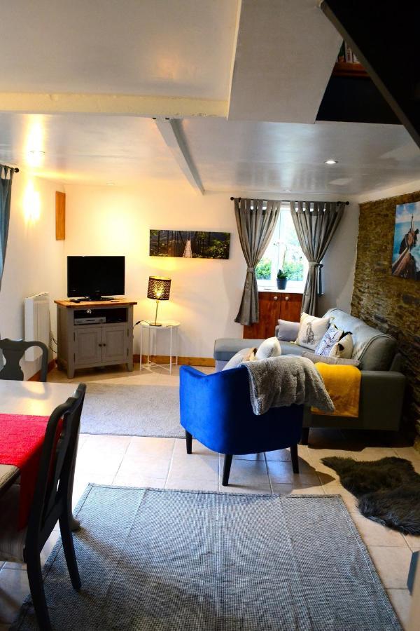Le Vieux Moulin Gites - Detached Cottage With Garden Views And Pool Guégon Dış mekan fotoğraf