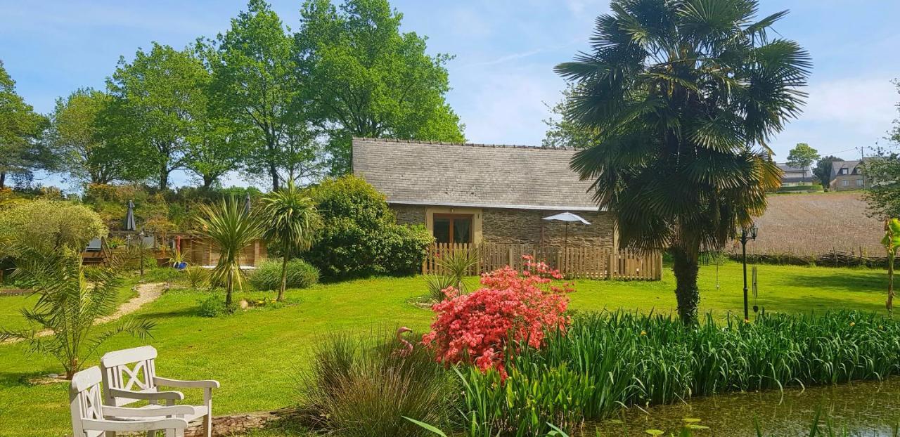 Le Vieux Moulin Gites - Detached Cottage With Garden Views And Pool Guégon Dış mekan fotoğraf